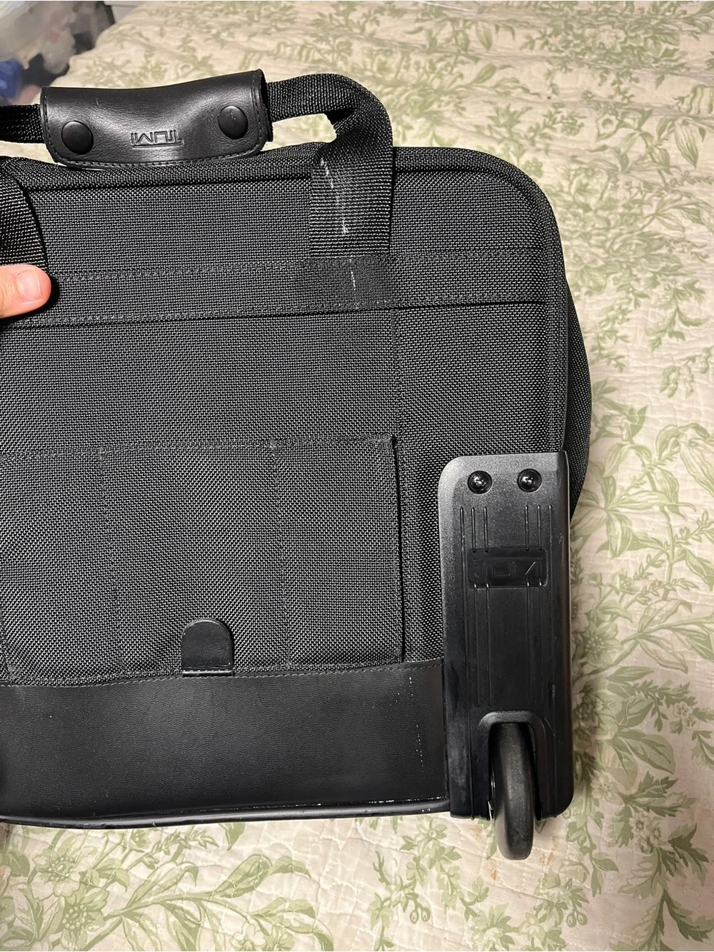 TUMI Black Nylon 2 Wheel Alpha Expandable Compact Carry On Luggage
